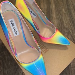 TIE DYE STEVE MADDEN HEELS 💕